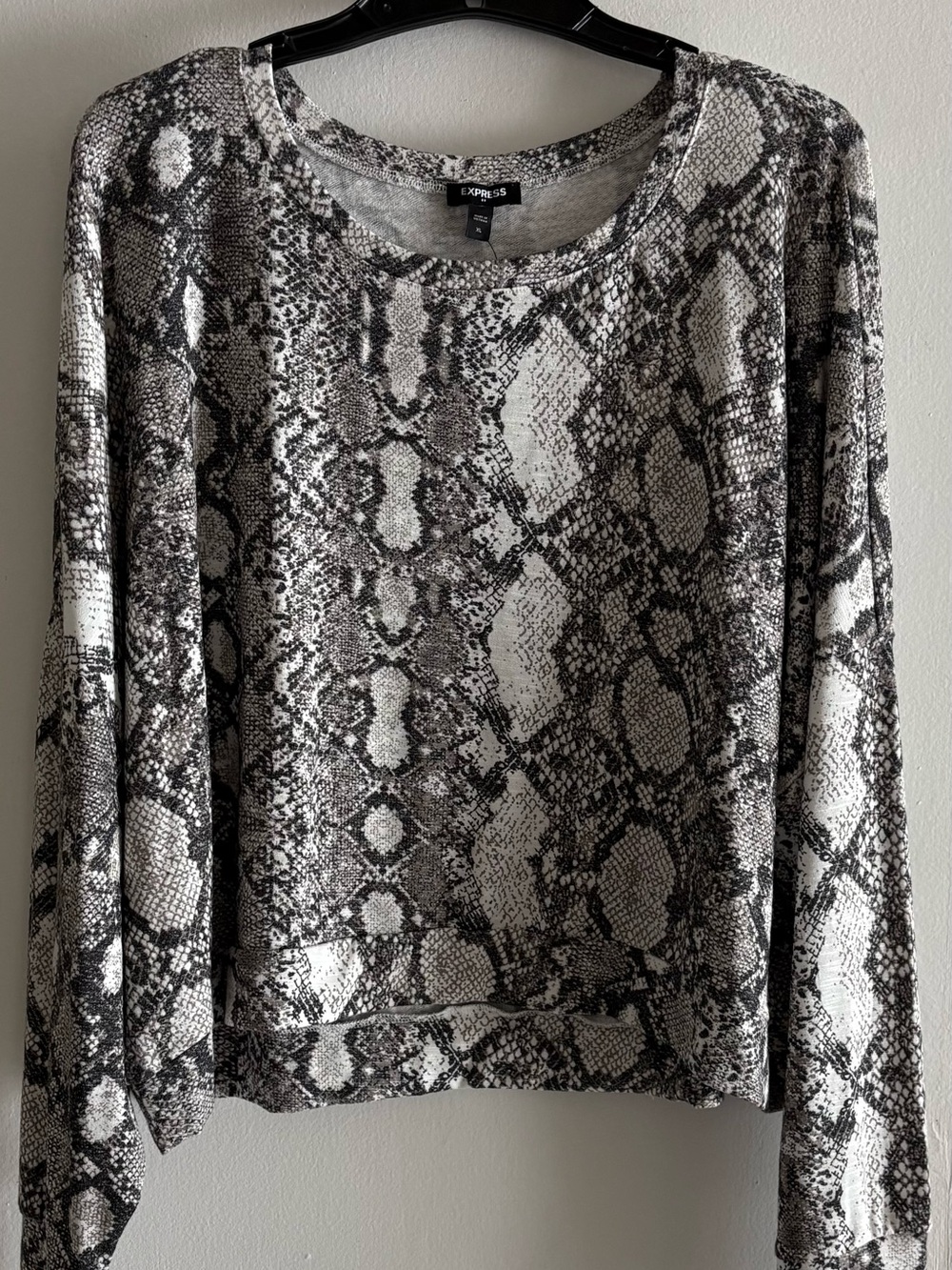 Express Snake-Print Long Top XL